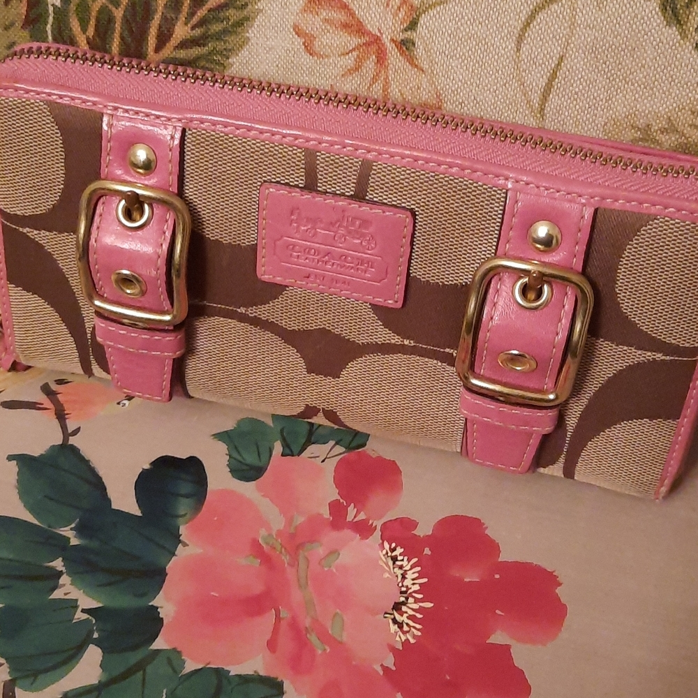 COACH SIGNATURE WALLET